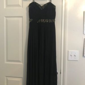 LONG BLACK STRAPLESS DRESS WITH GOLD BEADS